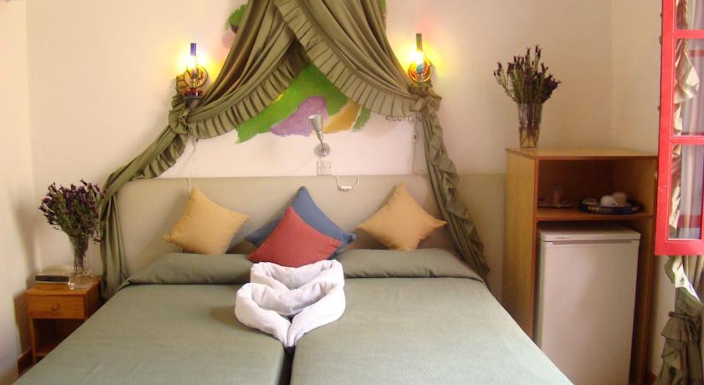 Kiniras Traditional Hotel