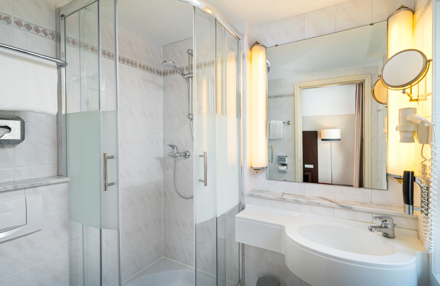 Leonardo-Hotel-Berlin-Ku-damm-Room-12