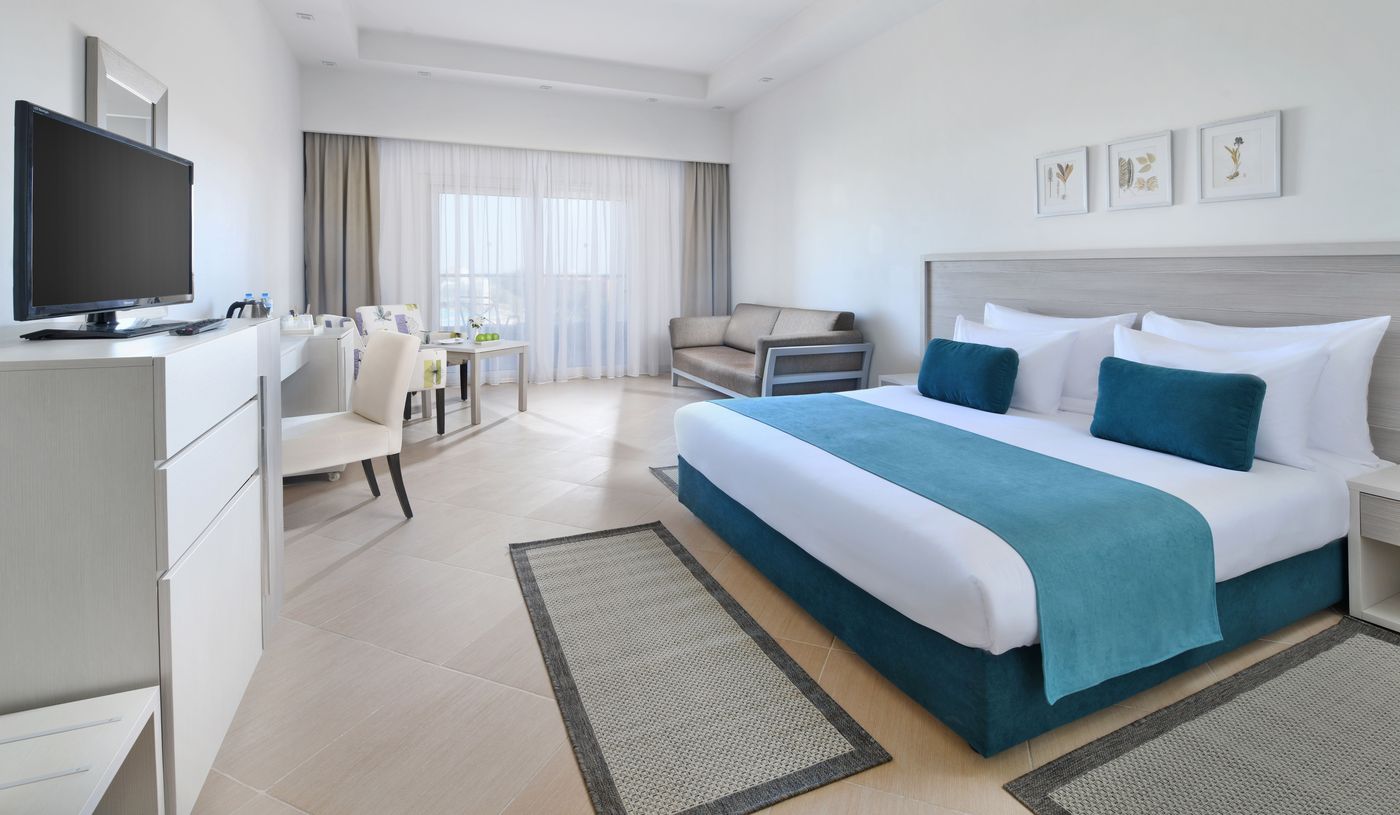 Sol y Mar Soma Beach  