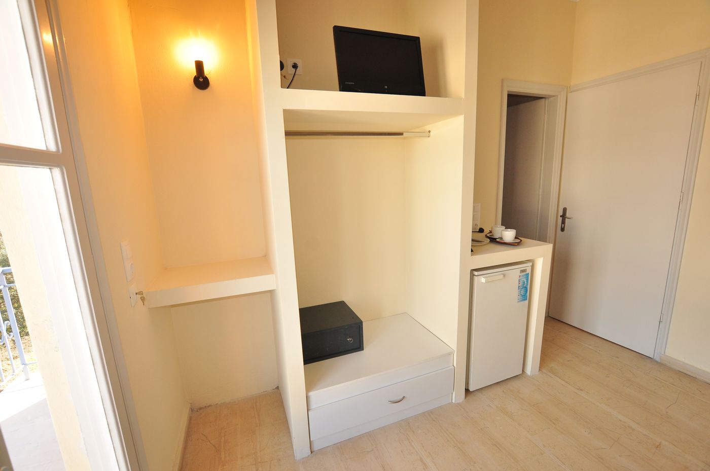 Barbayiannis-Studios-Room-16