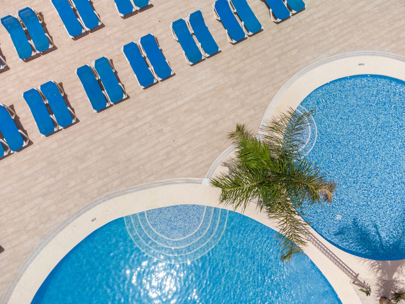 Aparthotel-BCL-Levante-Lux-Pool-4