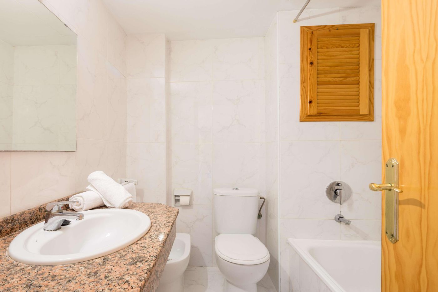 htop-Molinos-Park-Room-20