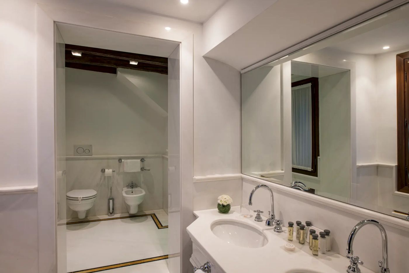 Nani-Mocenigo-Palace-Room-52