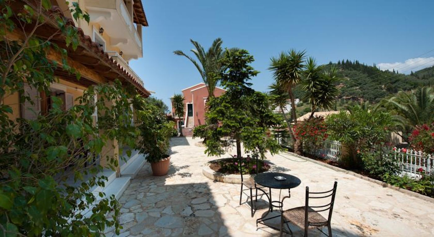 Marina Apartments & Studios