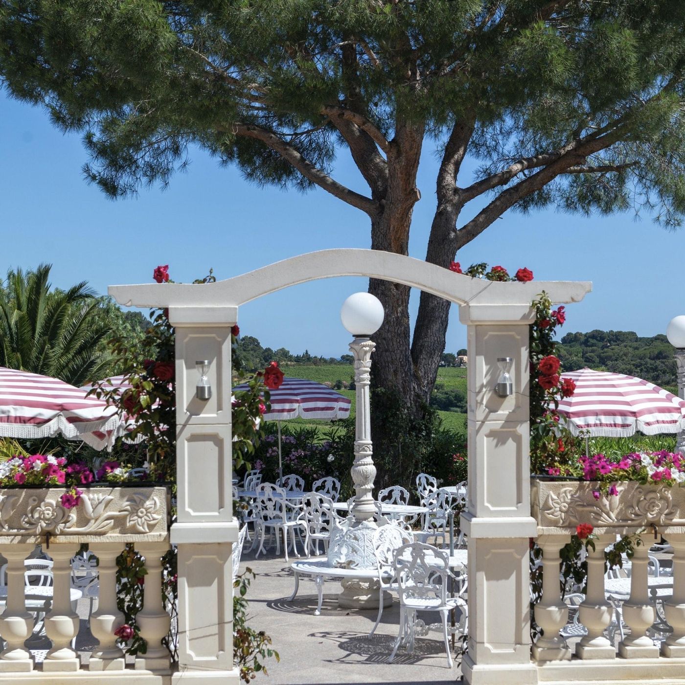 Chateau-de-Mei-Lese-Terrace-13