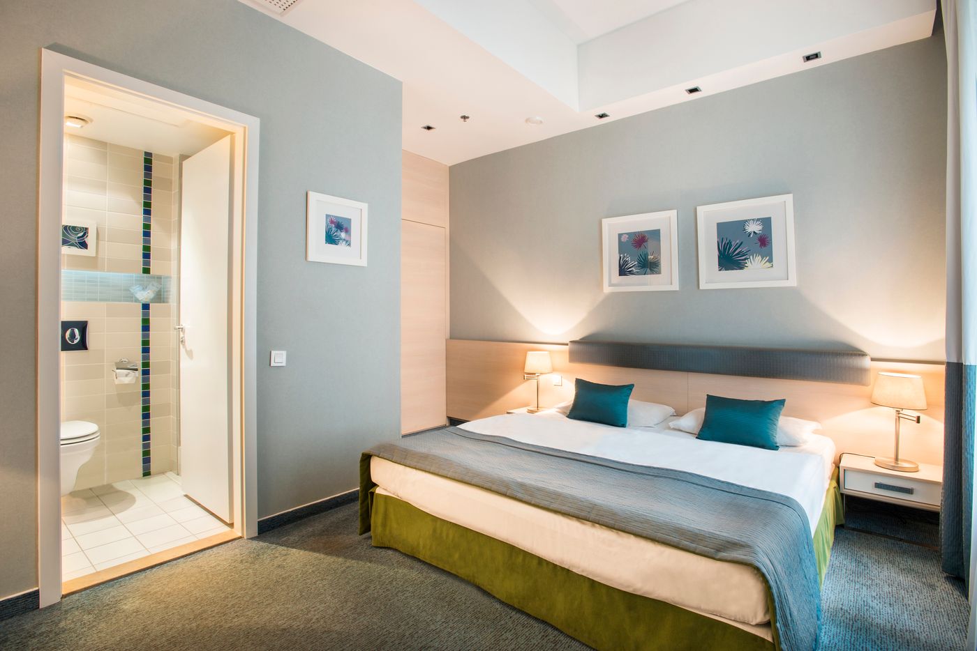 Atrium-Fashion-Hotel-Room-32