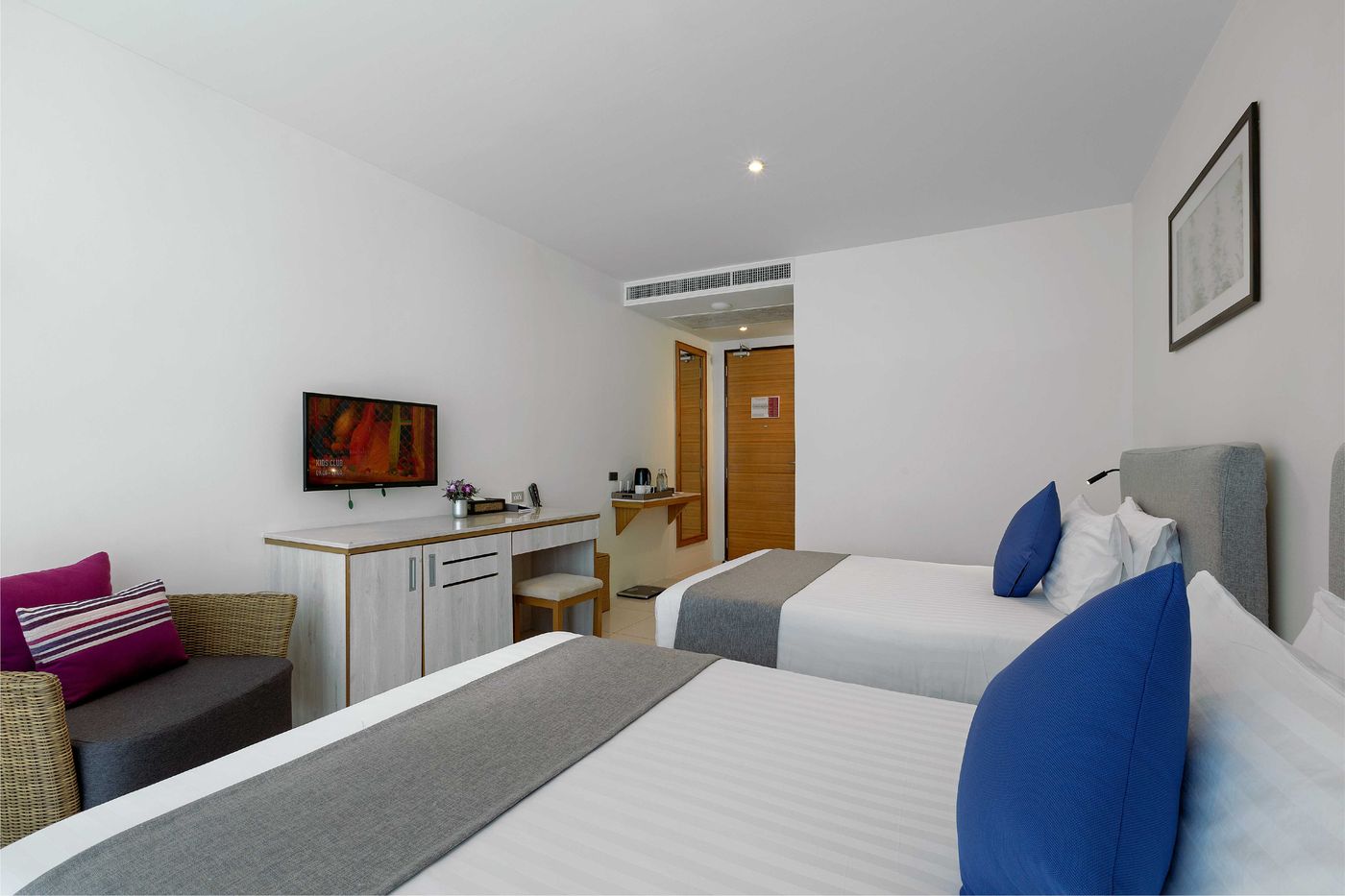 Splash-Beach-Resort-Room-51