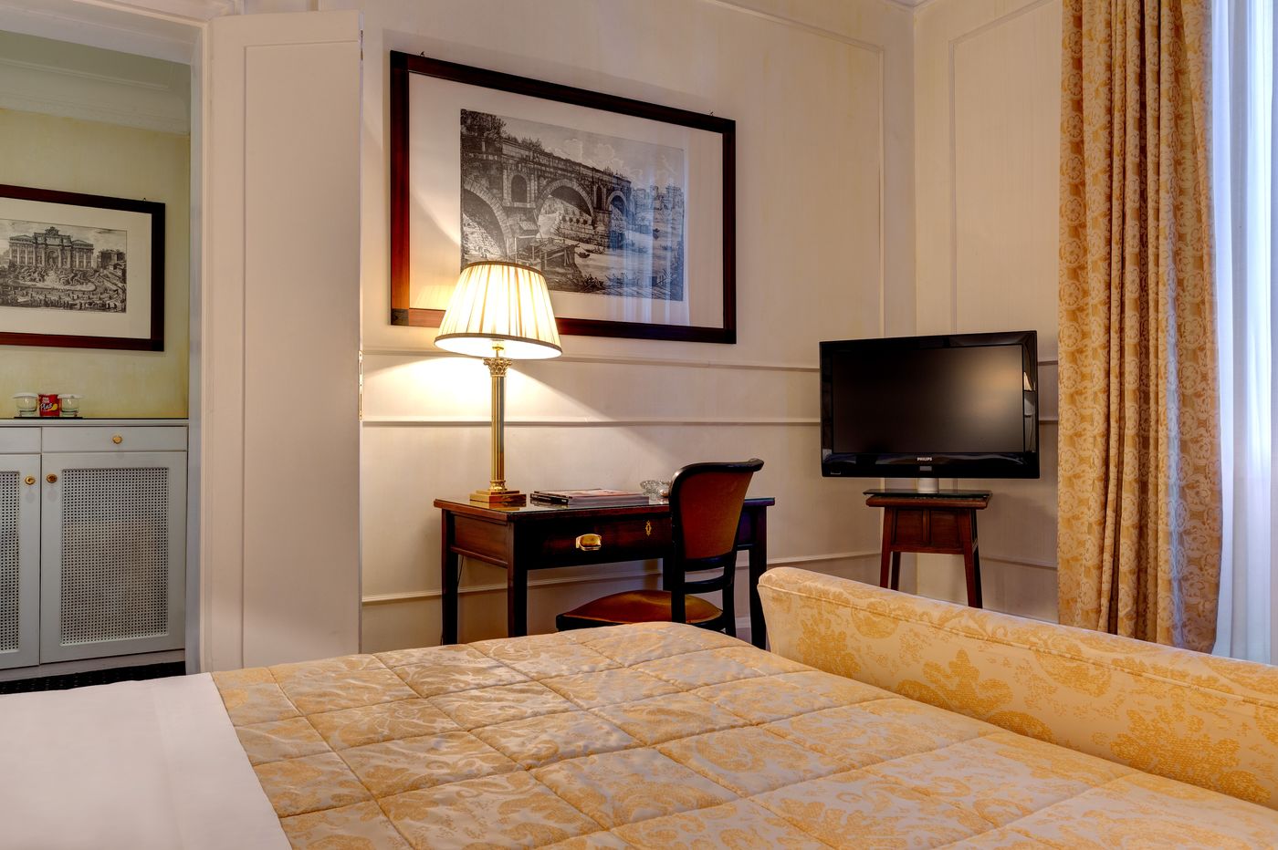 Grand-Hotel-Plaza-Room-25