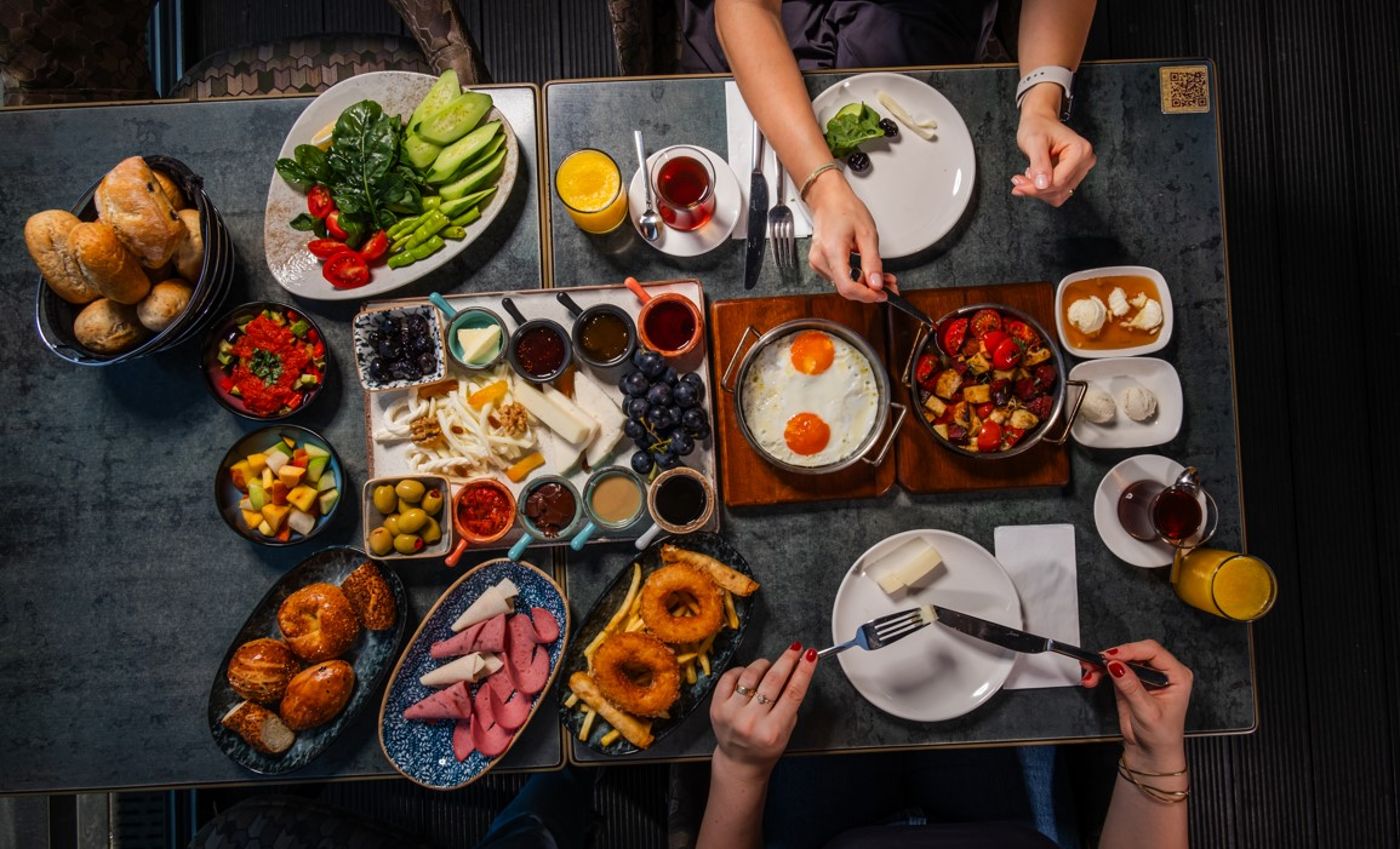 Metropolitan-Hotels-Bosphorus-Restaurant-23