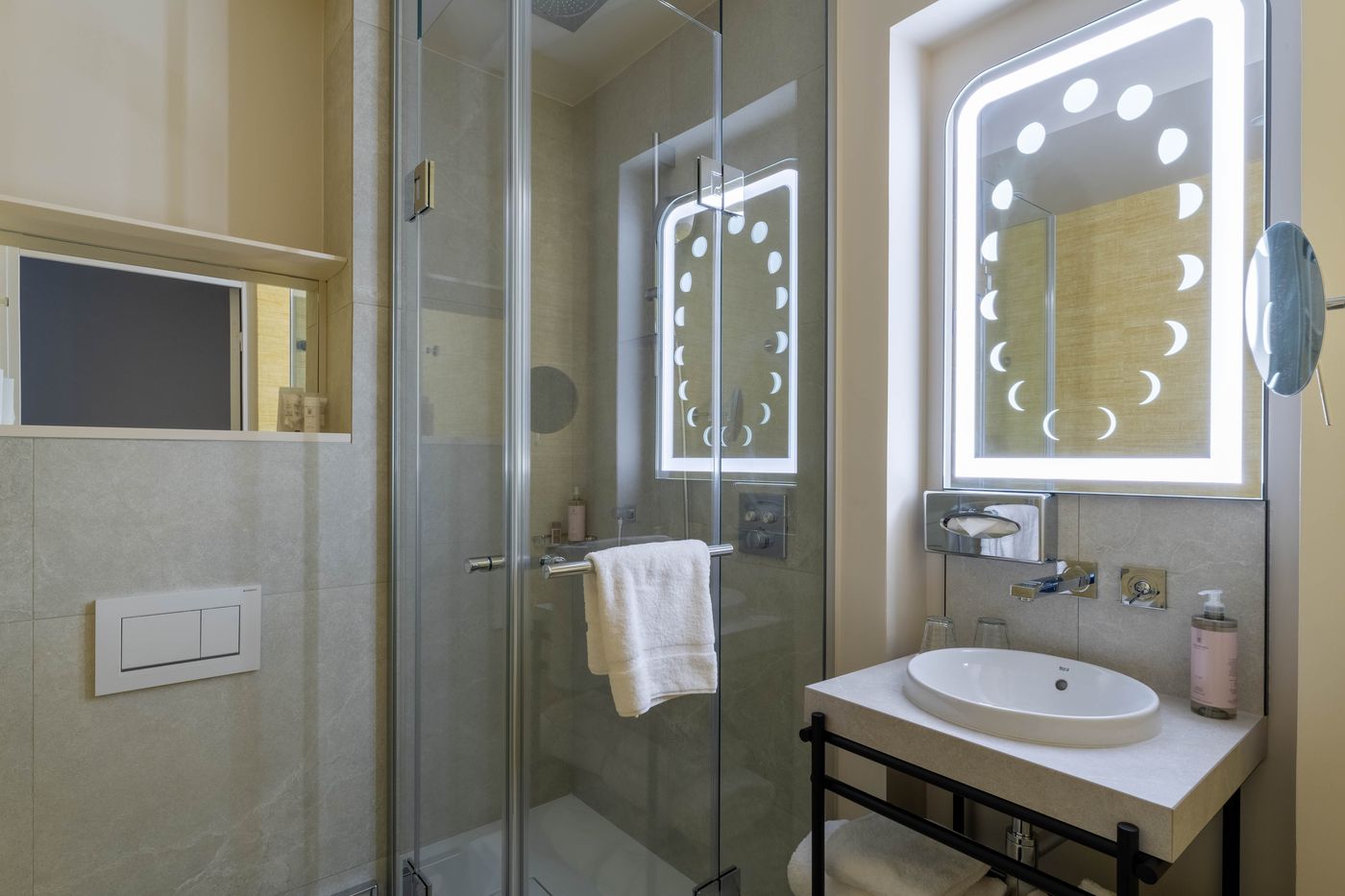 Astra-Opera-Astotel-Room-40