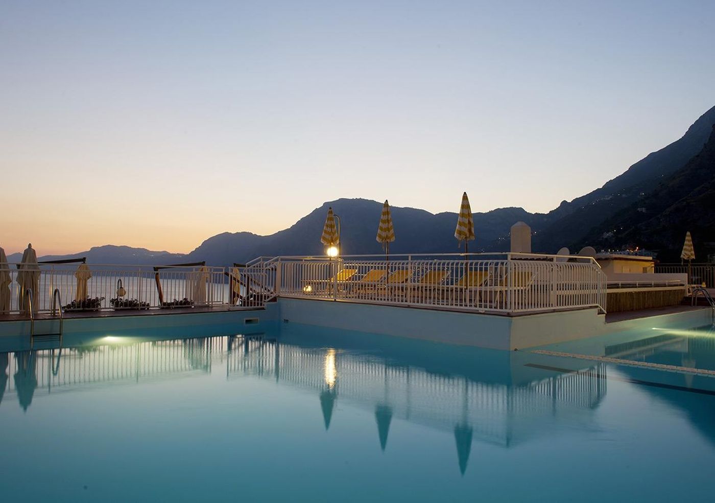 Tramonto-D-oro-Pool-7