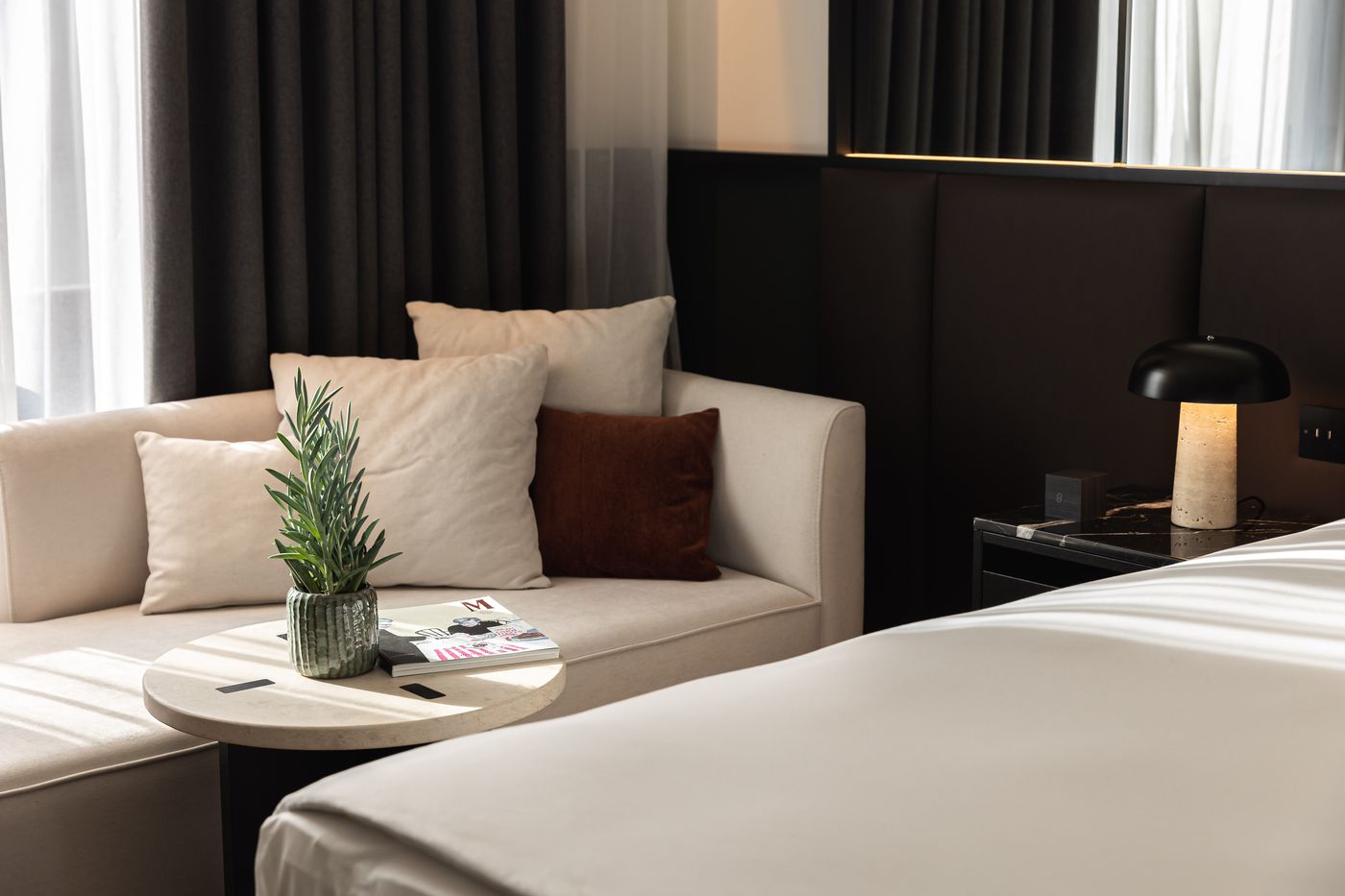 Almanac-X-Alcron-Prague-Room-41