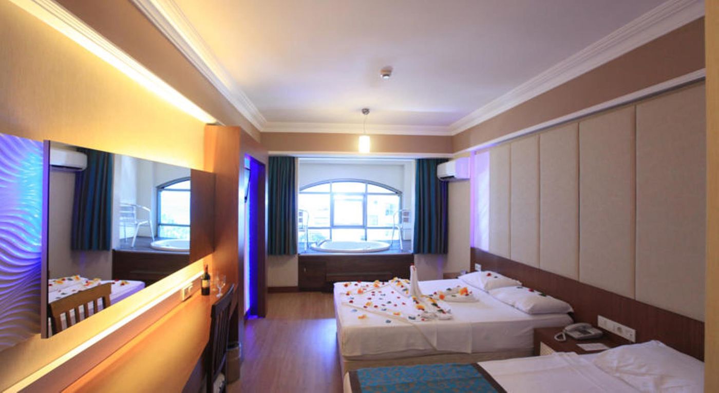 Tac-Premier-Hotel---Spa-Room-31