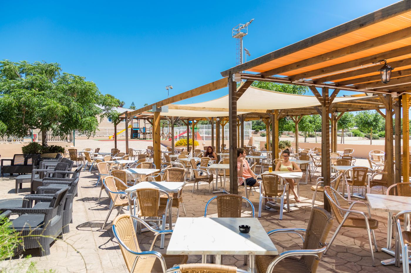 Isla-del-Aire-Terrace-9