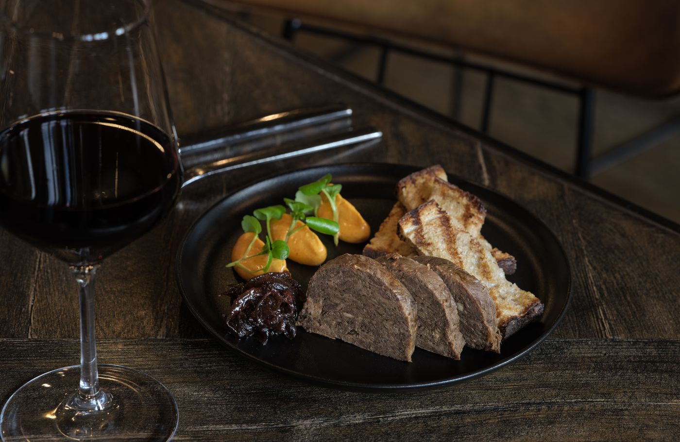 Hotel-Berlin-Potsdamer-Platz-by-Leonardo-Hotels-Restaurant-43