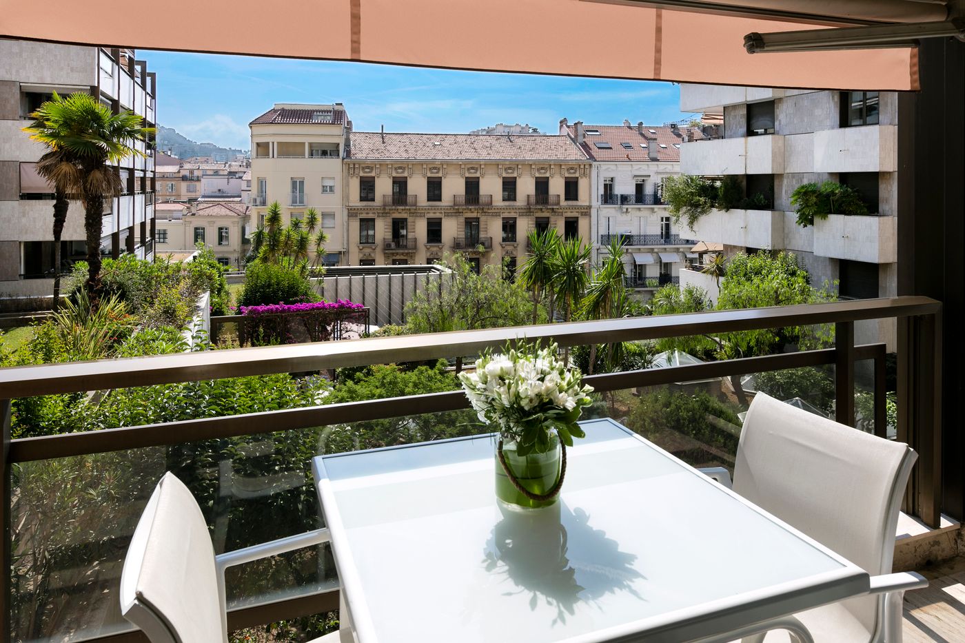 Hotel-Barriere-Le-Gray-d-Albion-Terrace-7