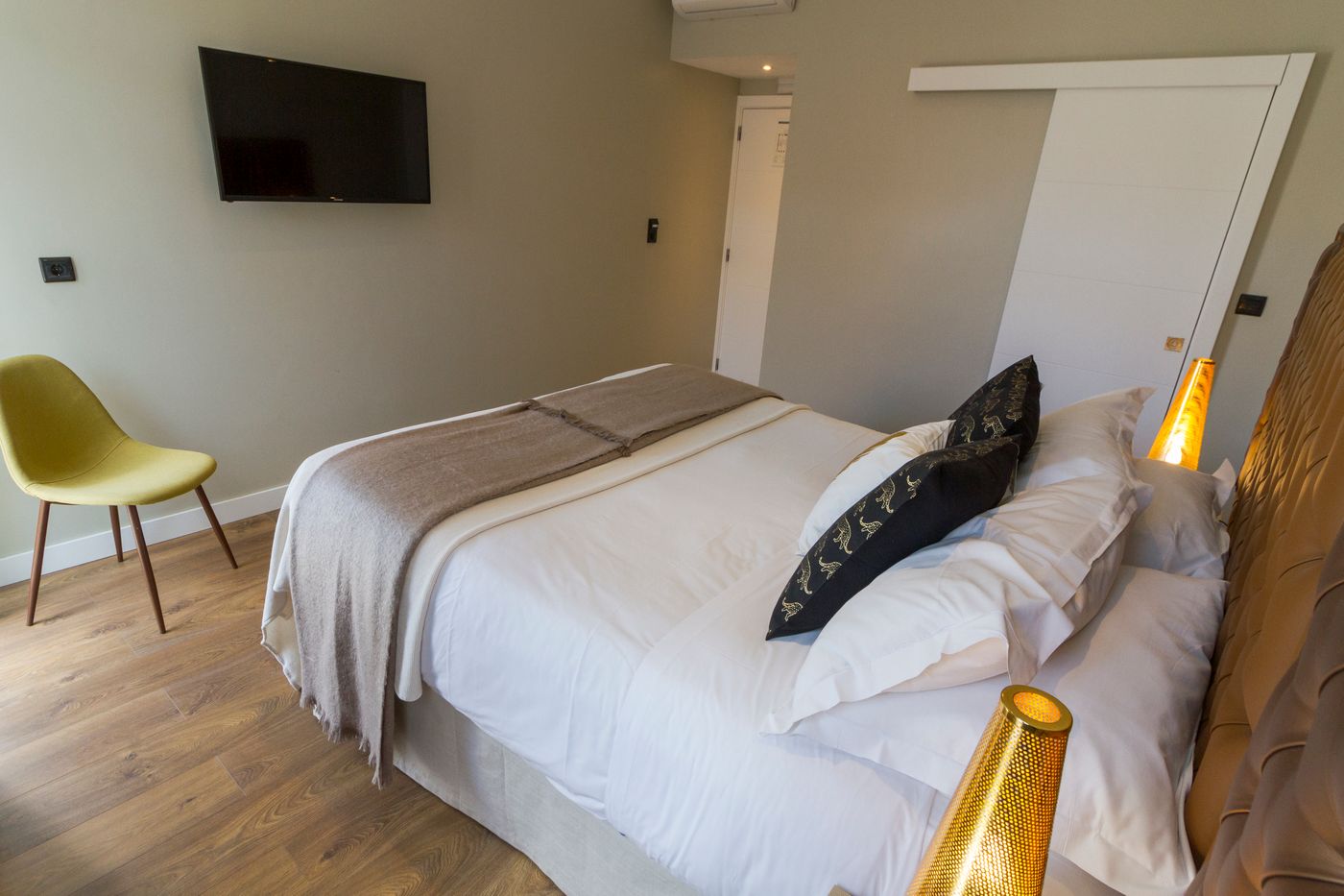 Bairro-Alto-Suites-Room-11