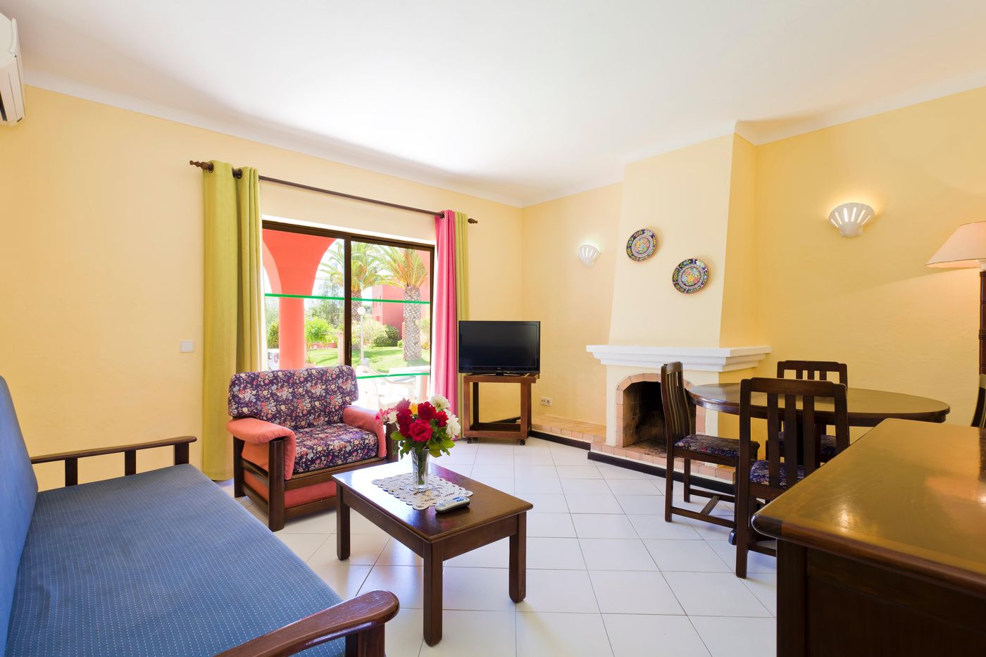 Colina-Village-Room-16