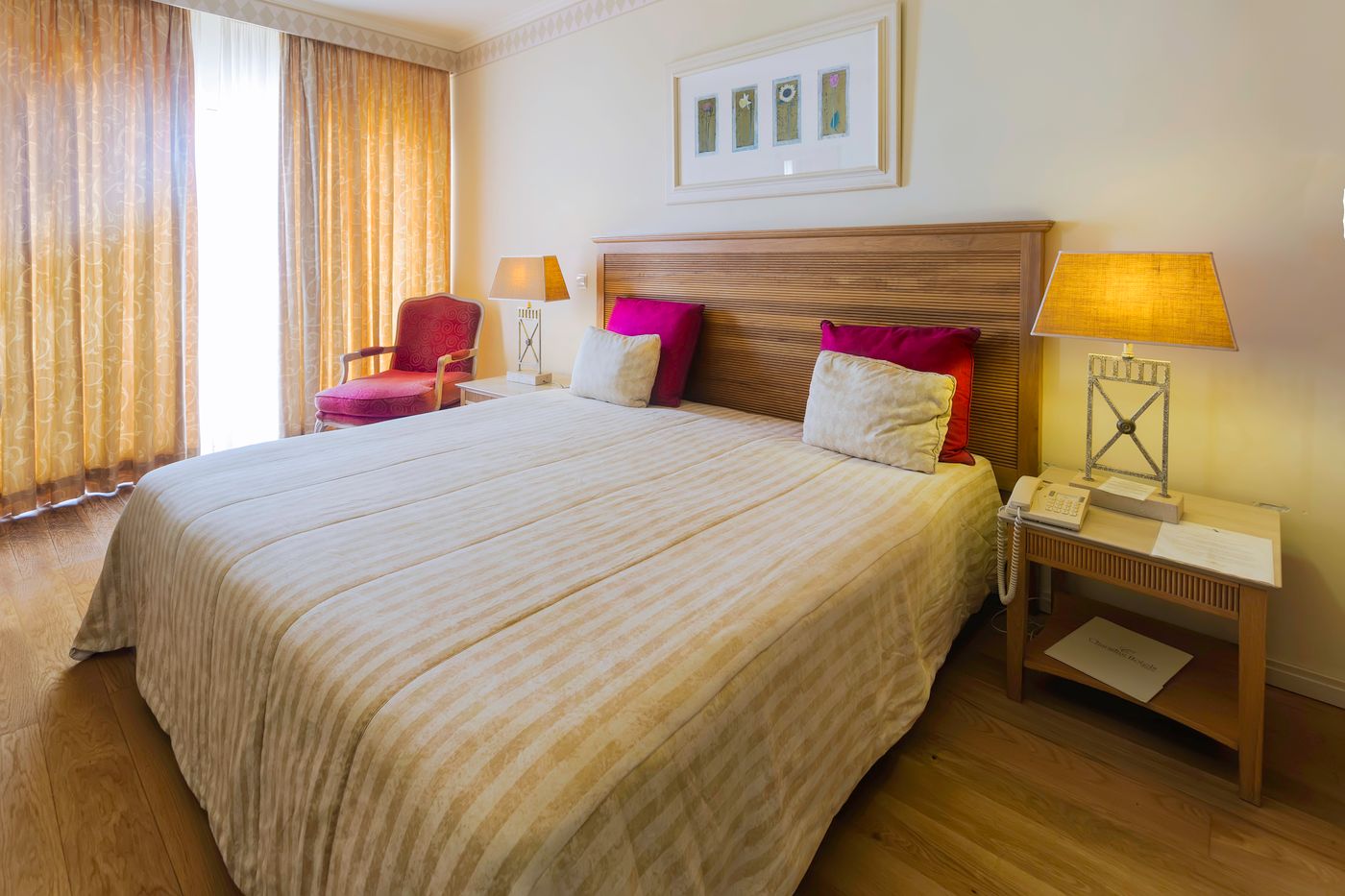 Quinta-do-Estreito-Vintage-House-Room-18