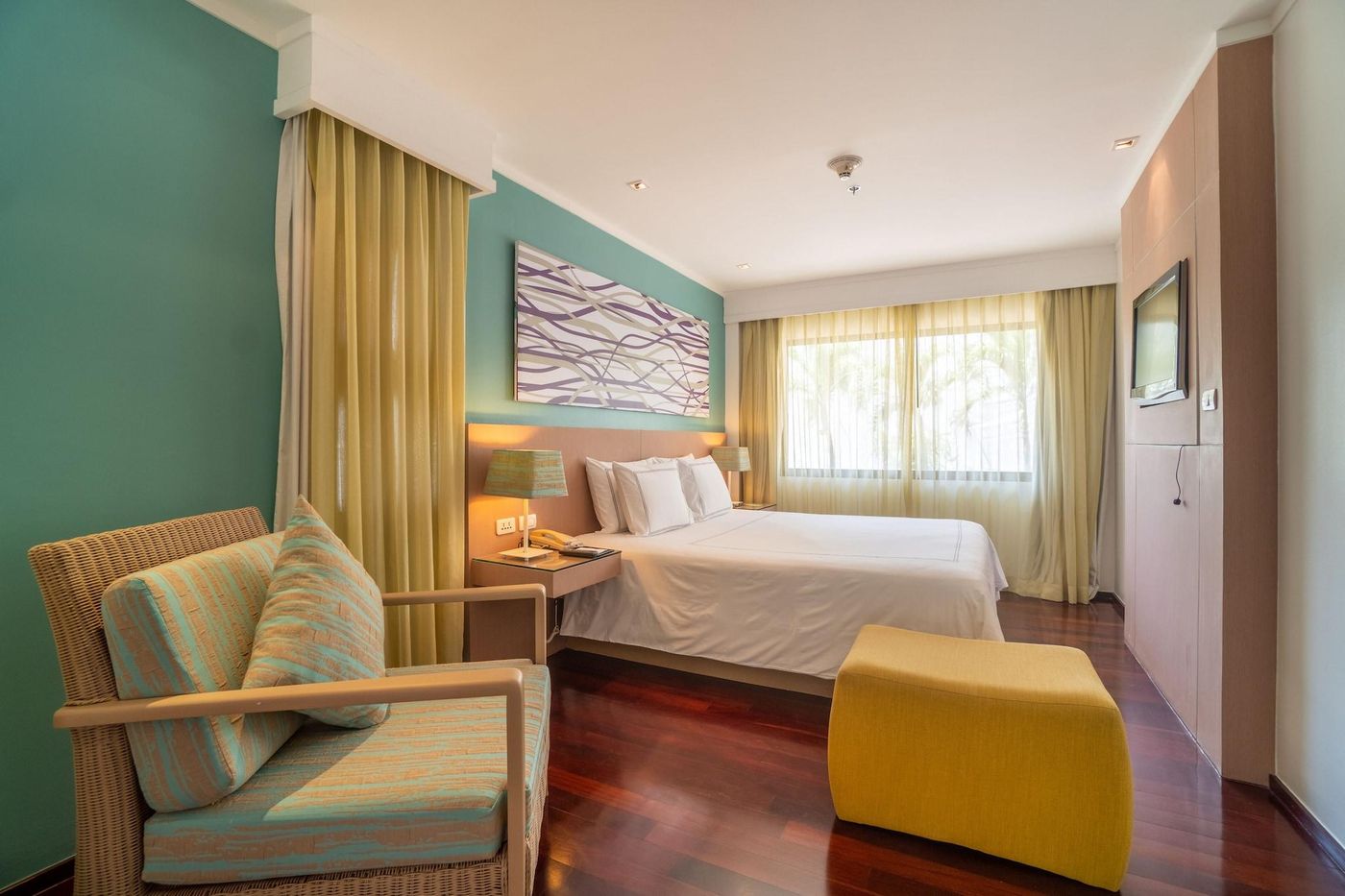 Swissotel-Resort-Phuket-Kamala-Beach-Room-14