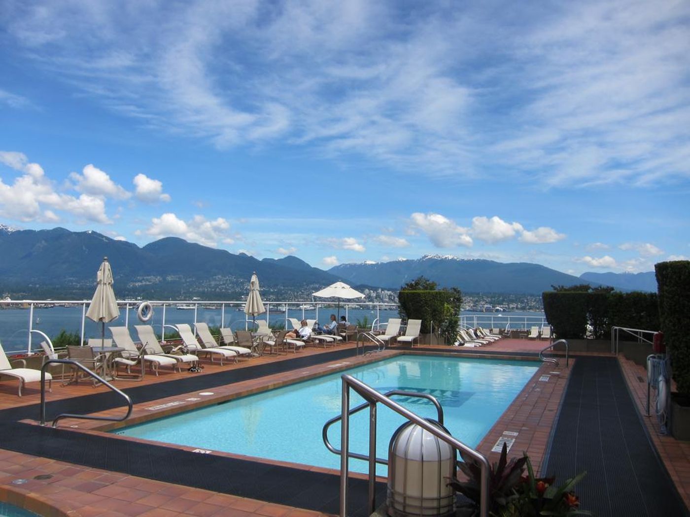 Pan-Pacific-Vancouver-Pool-6