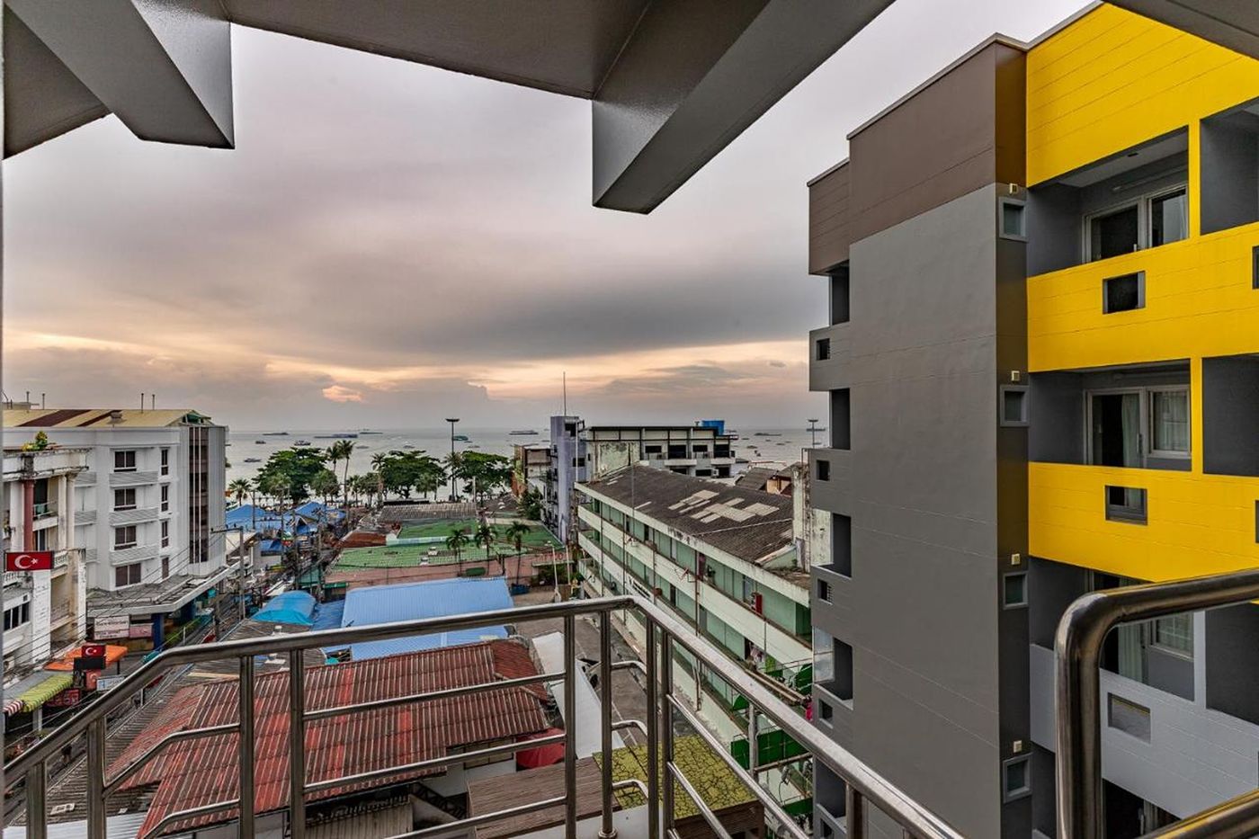 Eastiny Inn Hotel by ZUZU-Thailand-CENTRAL PATTAYA-General view-1