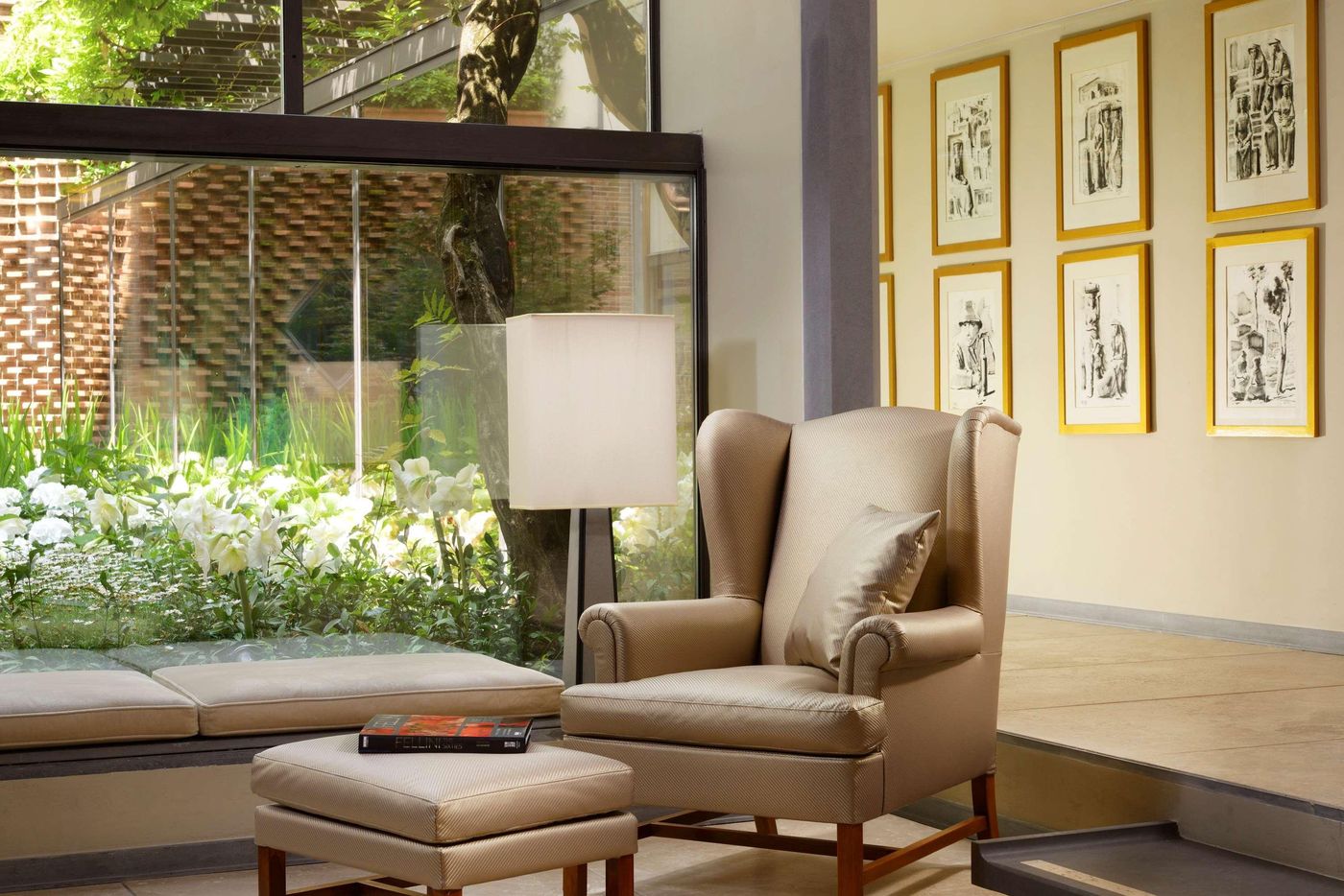 Grand-Hotel-Minerva-Lobby-17