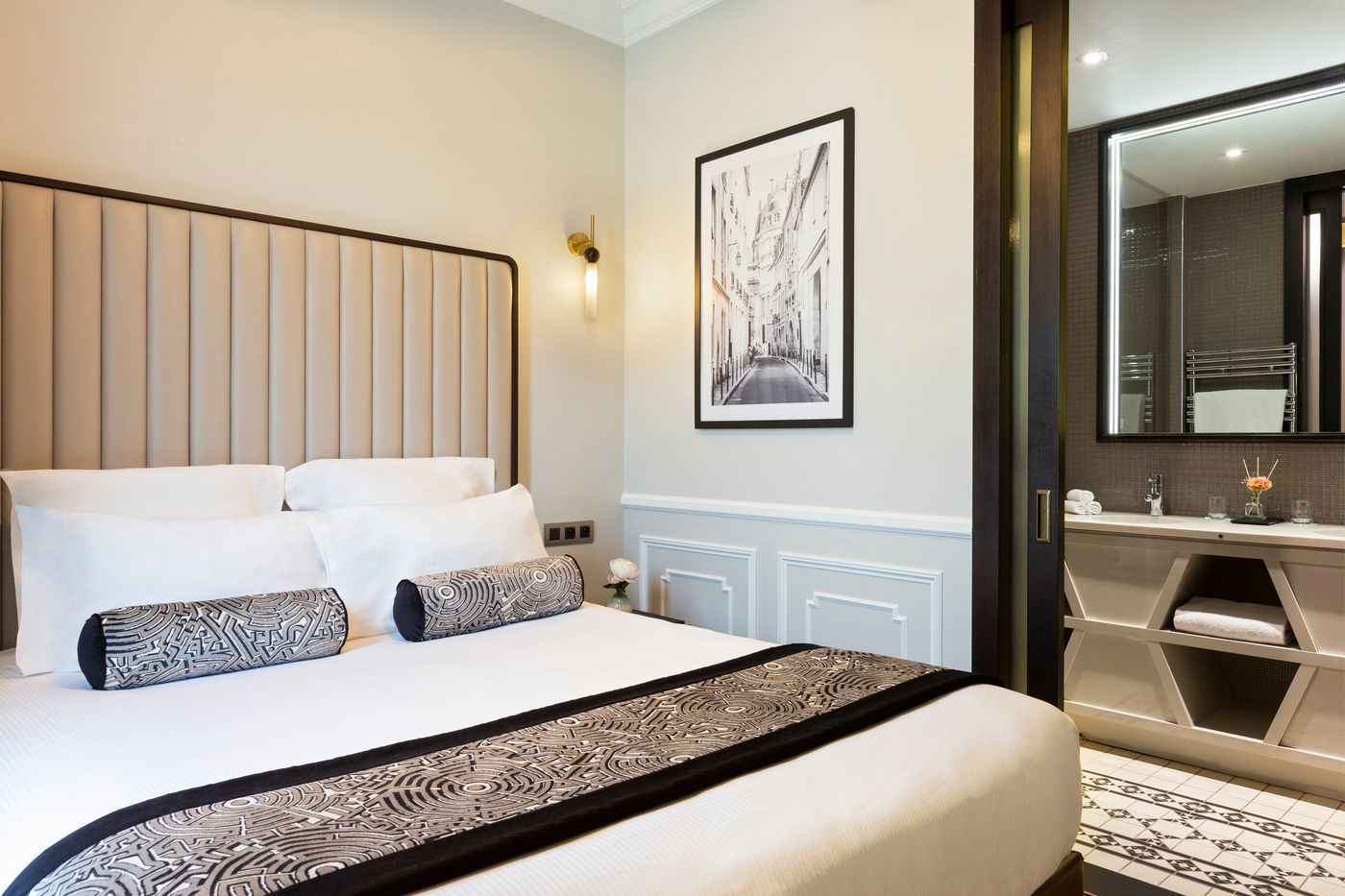 La-Clef-Tour-Eiffel-Paris-by-The-Crest-Collection-Room-13