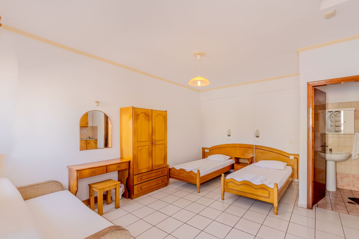 Island-Beach-Resort-Room-31