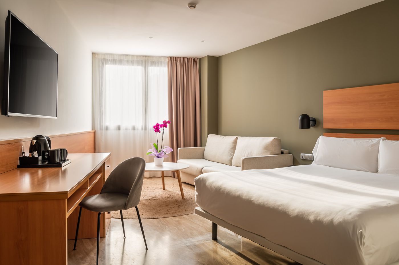 Express-Tarragona-Room-6