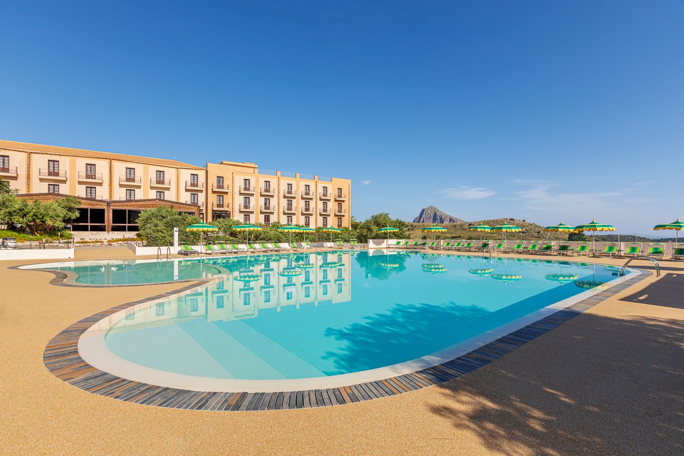 Villa-Zina-Park-Hotel-Pool-1