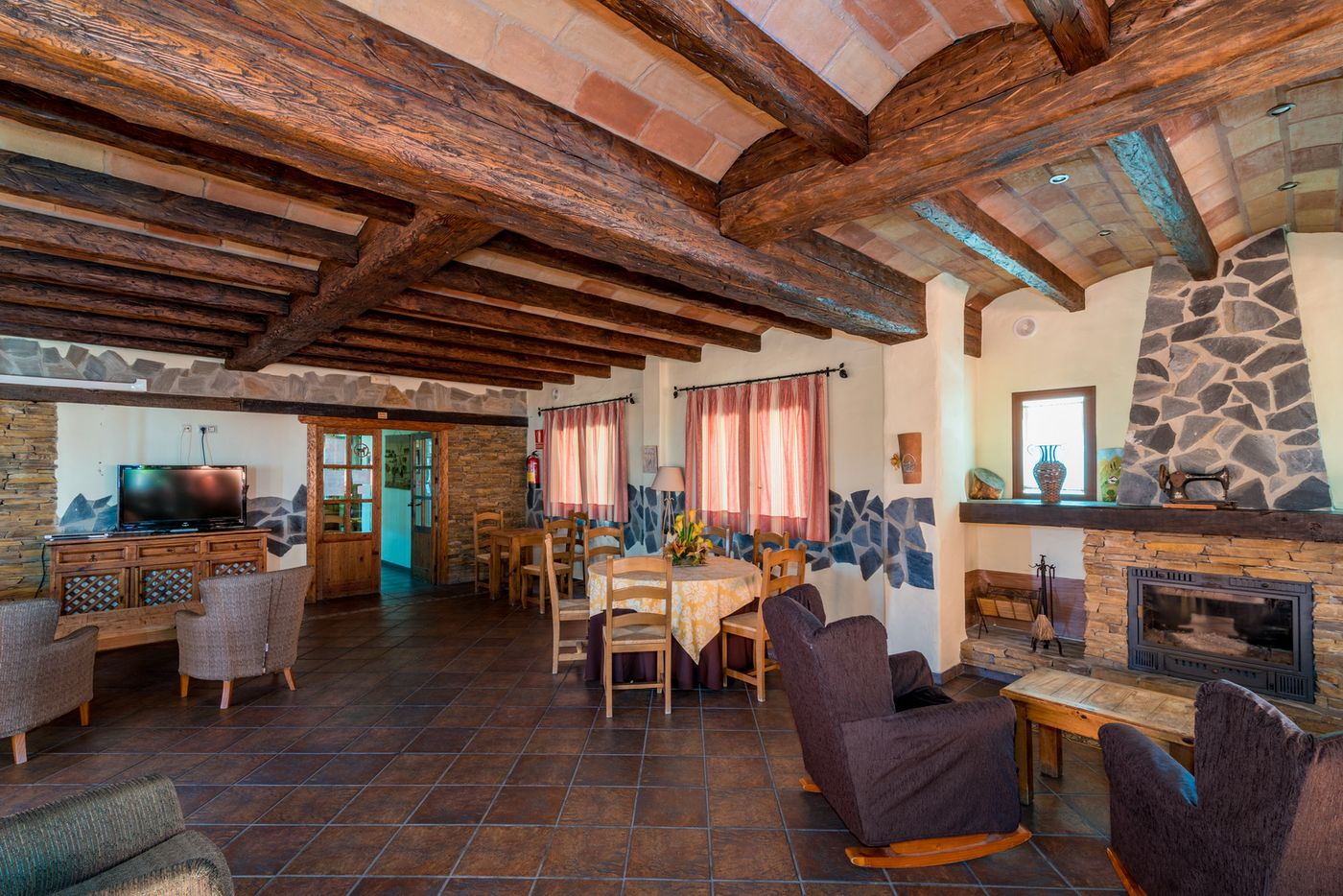 Rural-Almazara-Hotel-Lobby-19