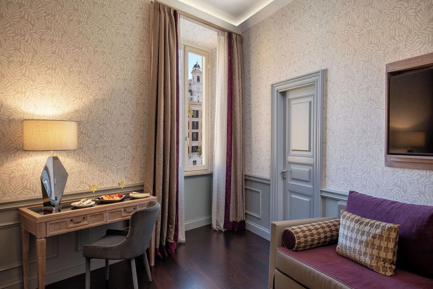 Inn-At-The-Spanish-Steps-Room-9