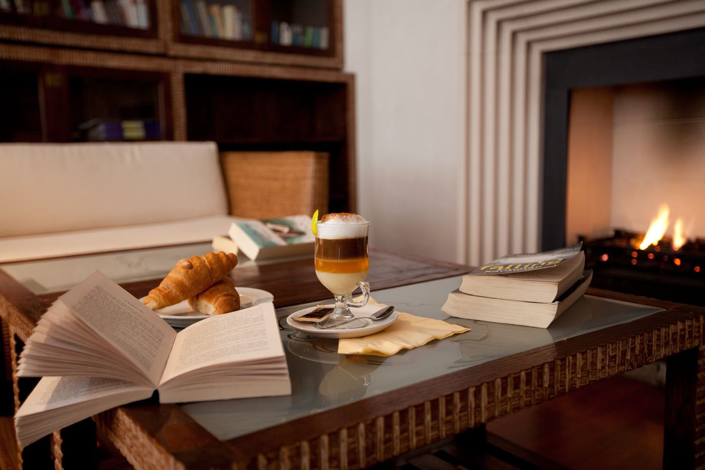 Regency-Country-Club-Lobby-45