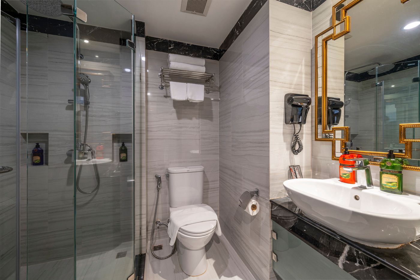 Vince-Hotel-Pratunam-Room-52