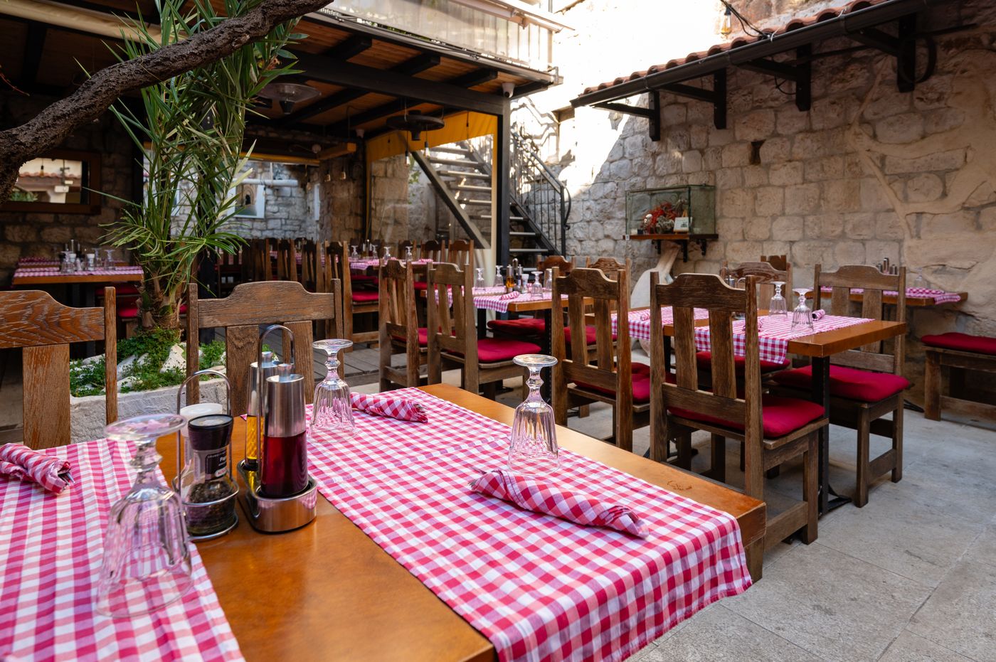 HOTEL-TRAGOS-Restaurant-5