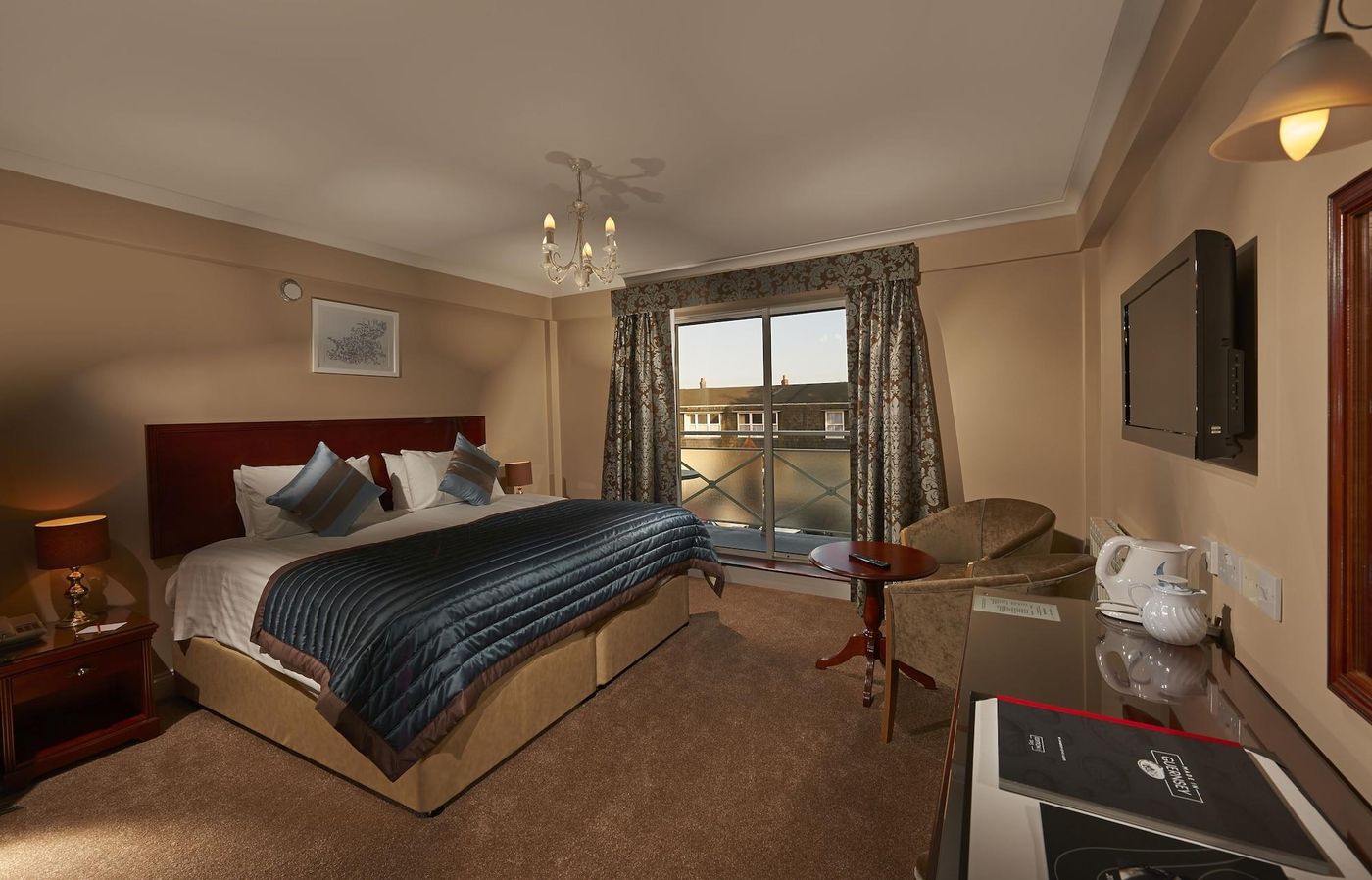 Les-Rocquettes-Hotel-Room-5