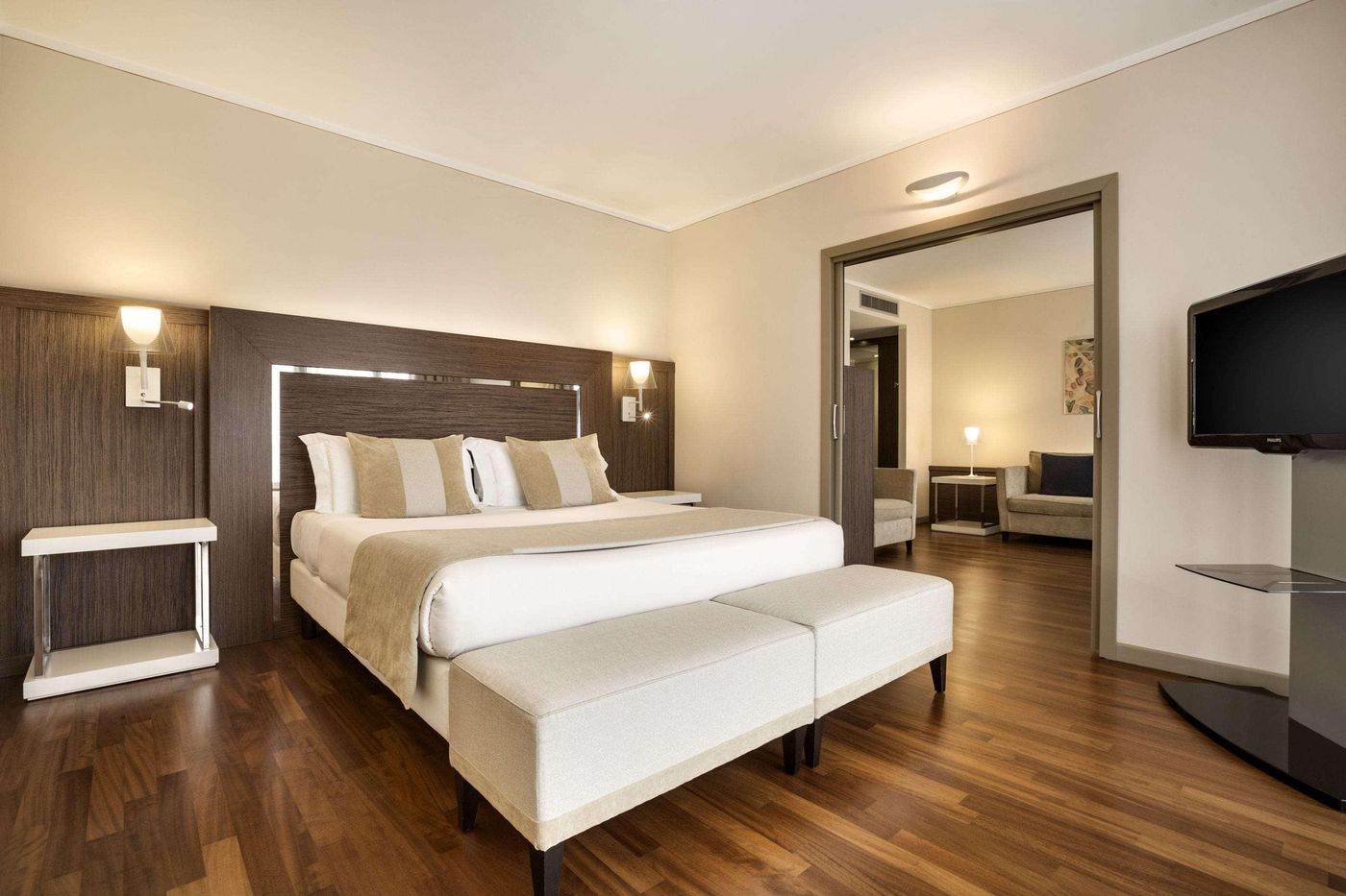 Ramada-Plaza-Milano-Hotel-Room-5
