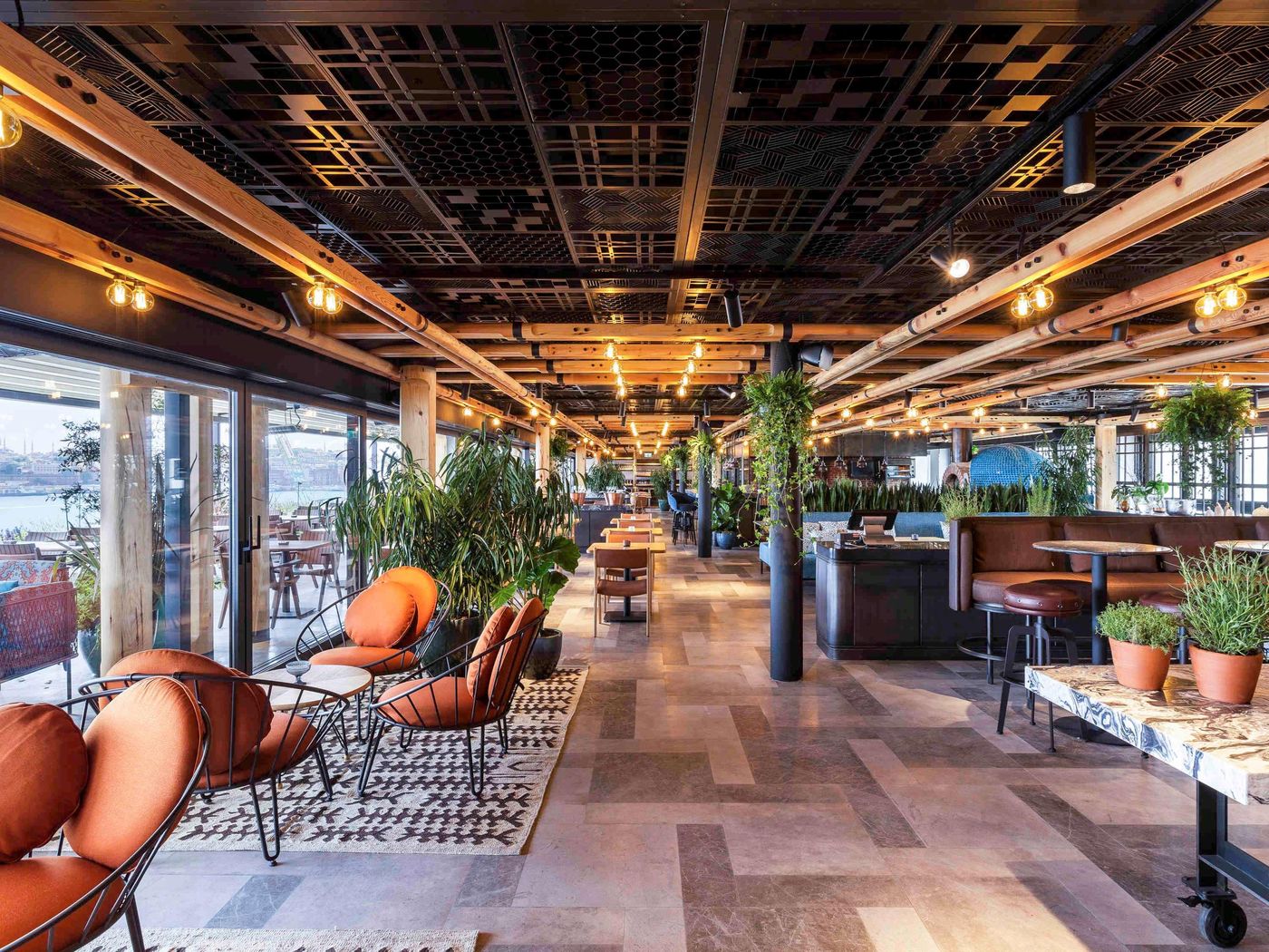 Novotel-Istanbul-Bosphorus-Restaurant-19