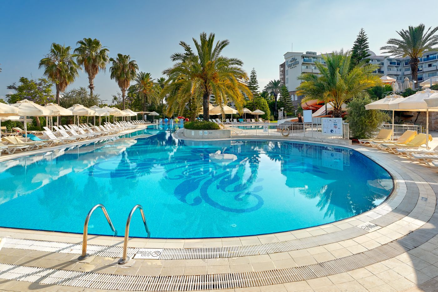 Seaden-Side-Corolla-Pool-4