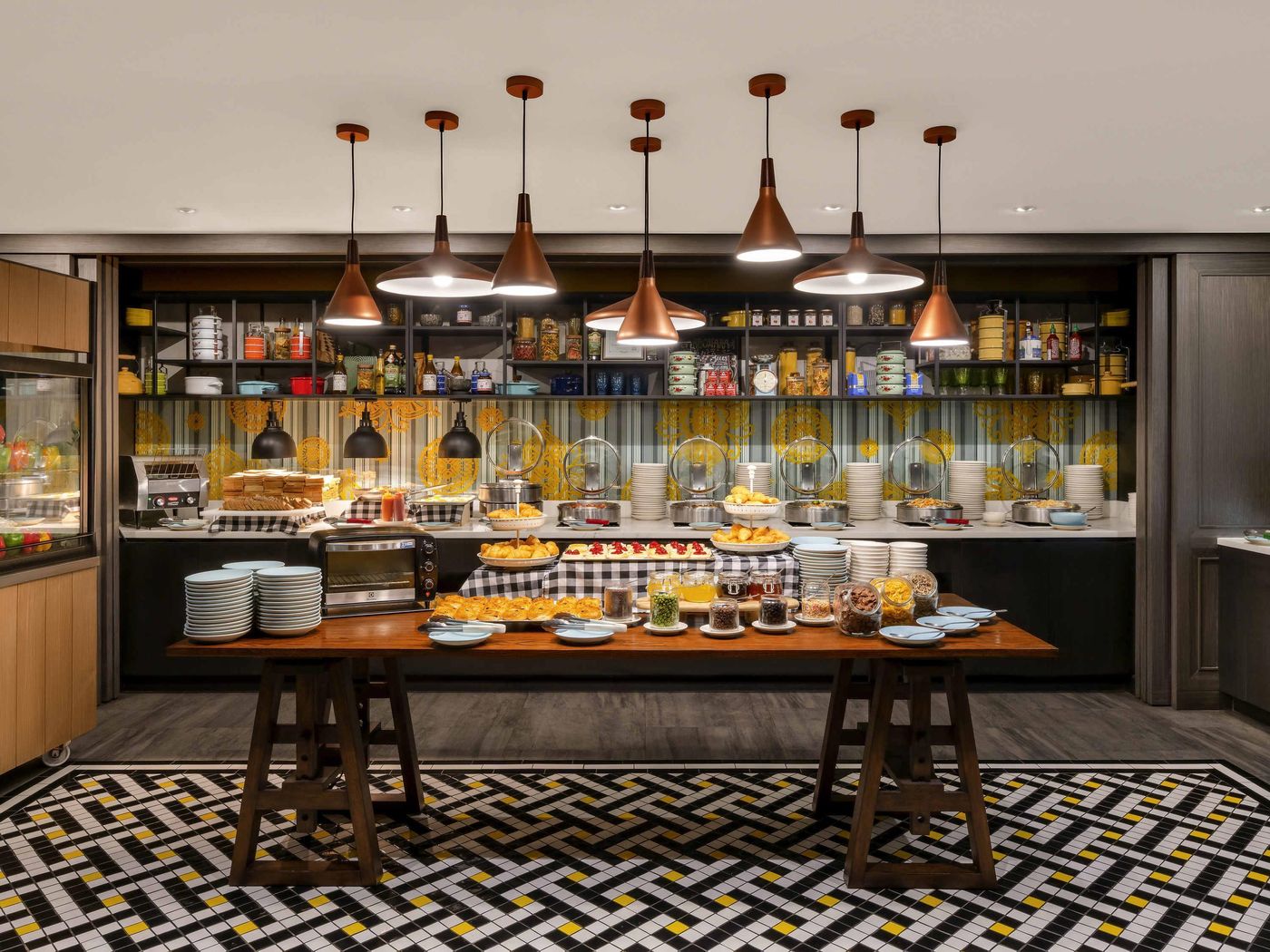 ibis-Styles-Bangkok-Silom-Restaurant-22