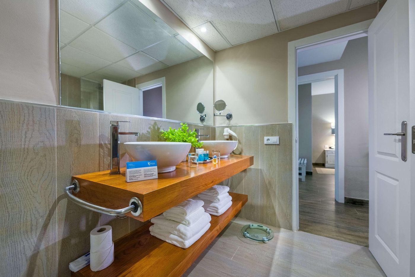 Vitalclass-Lanzarote-SPA---Wellness-Resort-Room-47