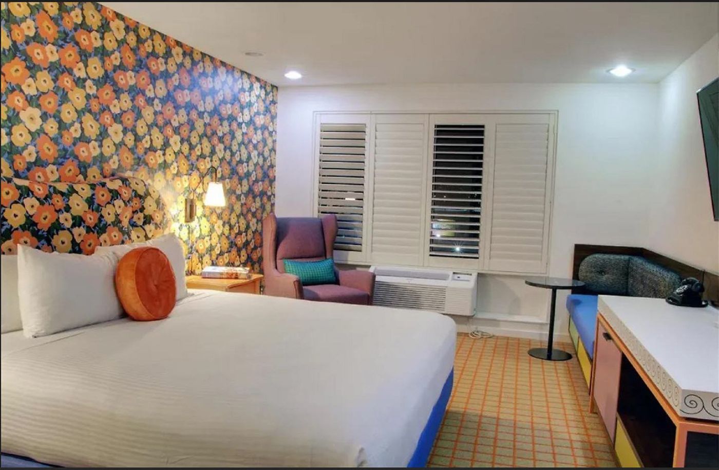 Best-Western-Plus-Hollywood-Hills-Room-45