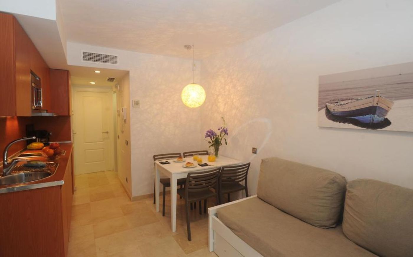 Benalm----dena-Playa-Good-Places-Room-10