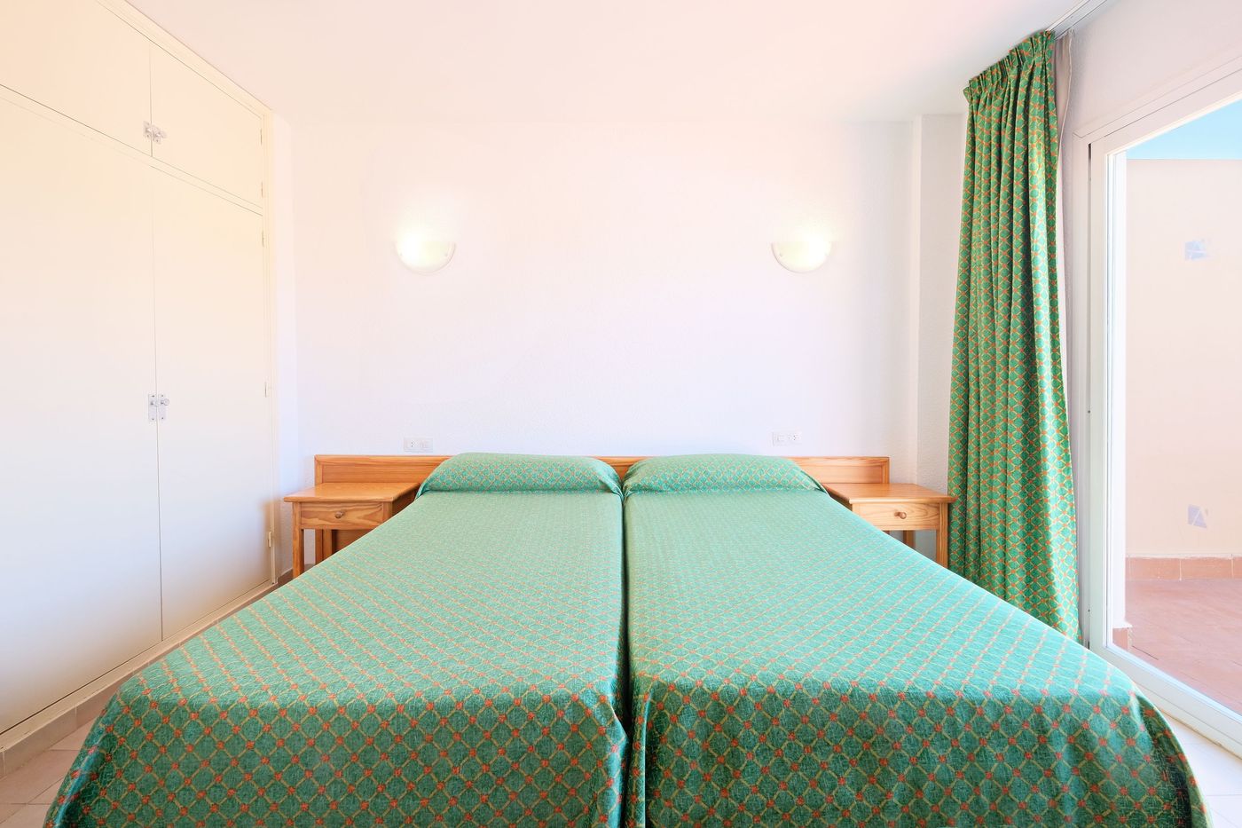 Azuline Apartments Sunshine - Adults Only