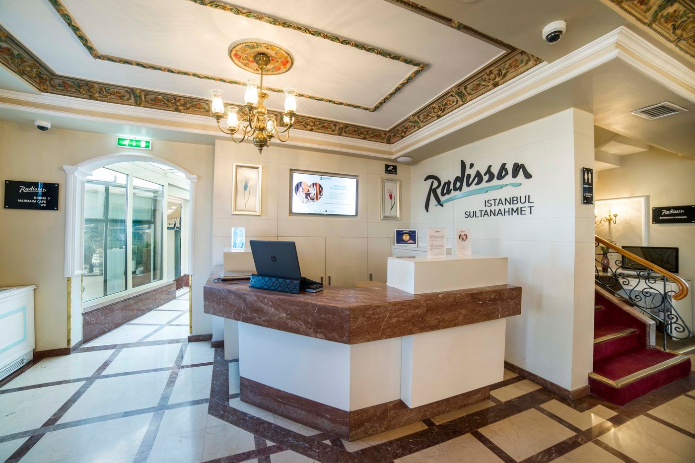 Radisson-Hotel-Sultanahmet-Lobby-6