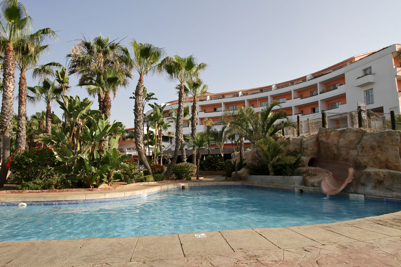Marbella-Playa-Pool-2