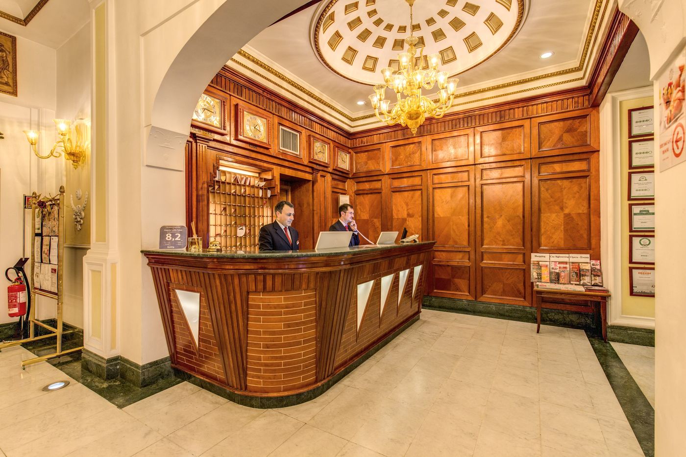 Augusta-Lucilla-Palace-Lobby-7