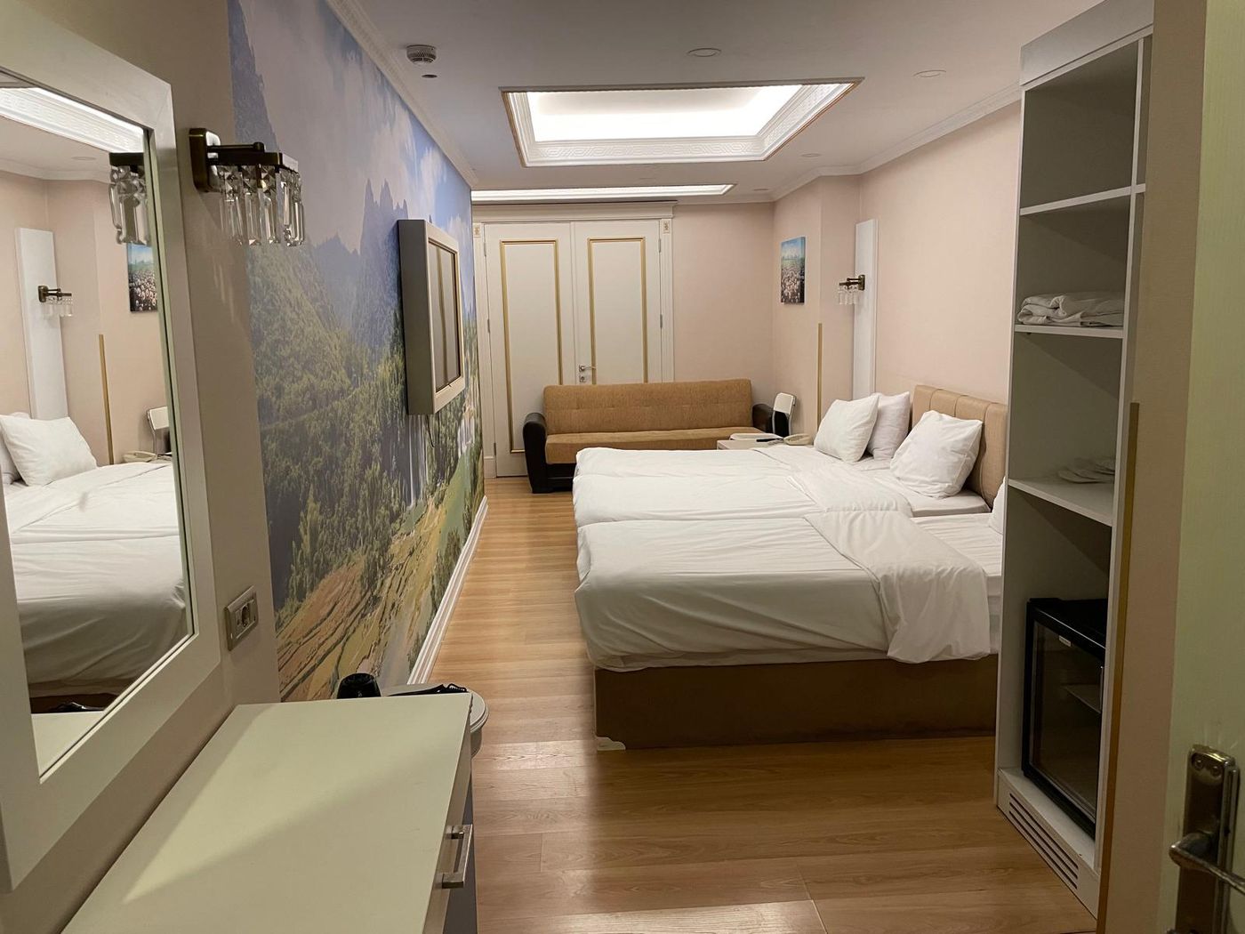 Grand-Naki-Hotel-Room-26