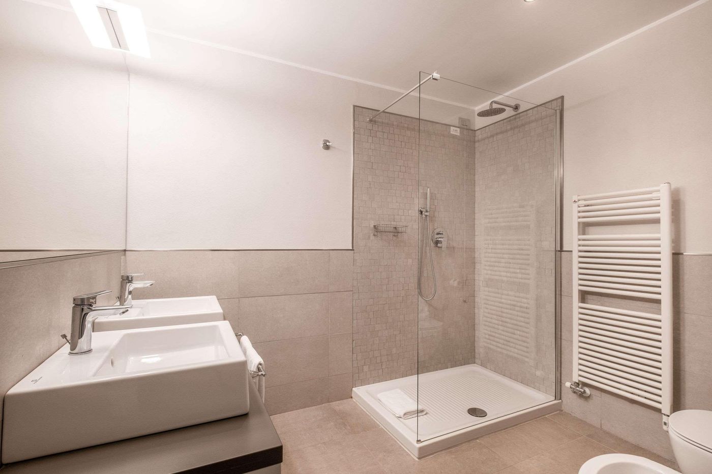 Hotel Griso Collection-Italy-MALGRATE-Room-8